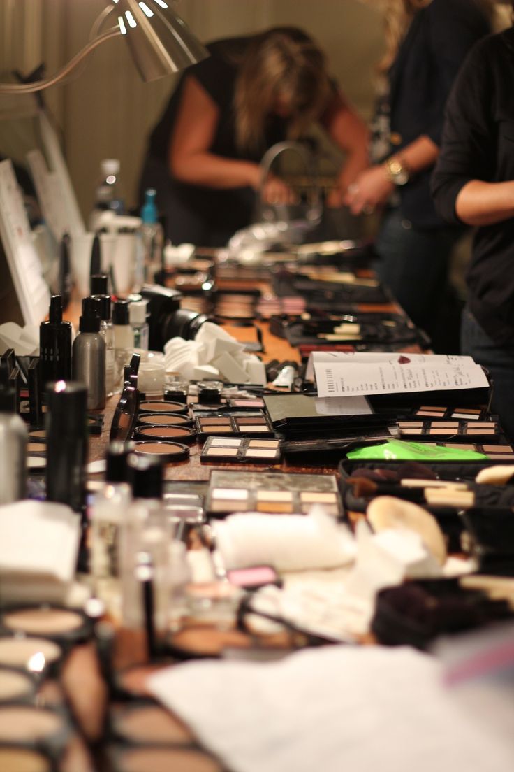 💄 Behind the Glam: A Day in the Life of a Hair and Makeup Artist